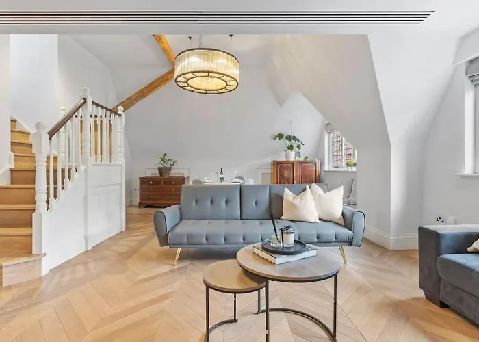 Luxury 3 Bed Flat In Kensington