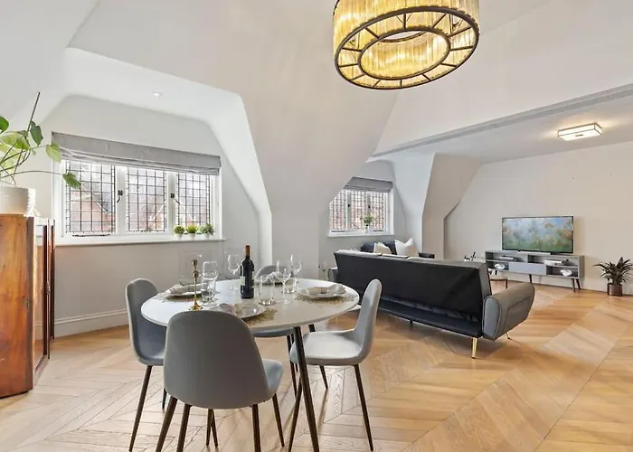 Luxury 3 Bed Flat In Kensington